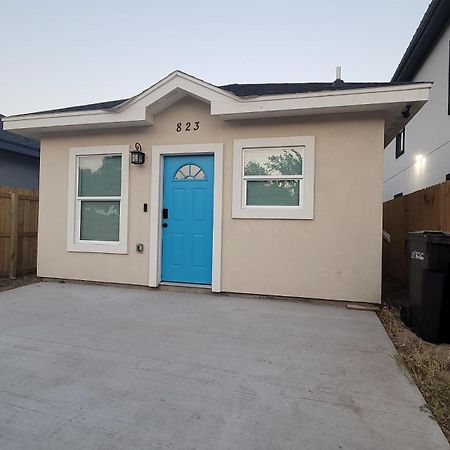 The House With The Blue Door. McAllen Exterior foto